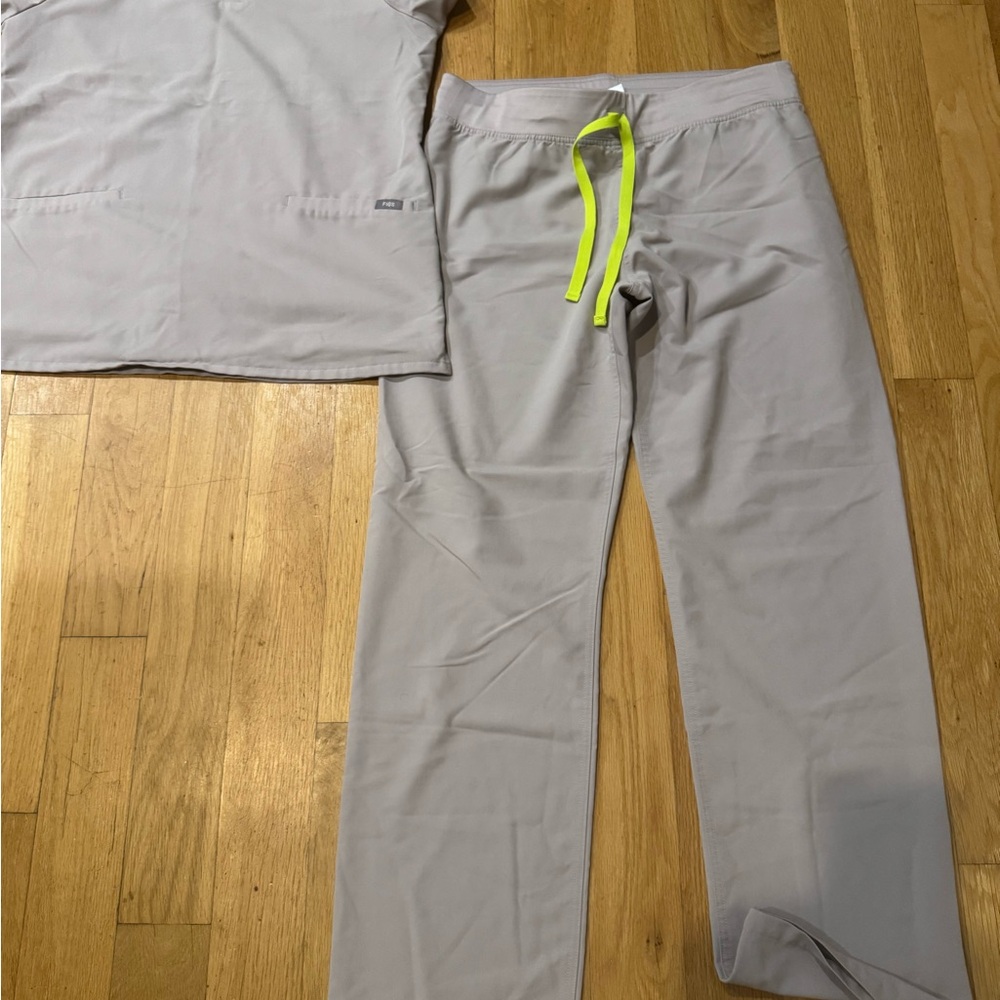 Tan/Gray Scrub Set with Neon Yellow Drawstring- Medium